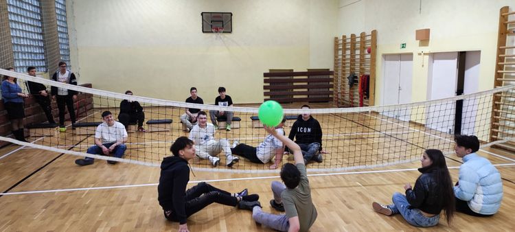 Iskolánkban ismét megrendeztük a Magyar Parasport Napját ♿🏐