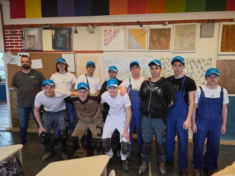 Szakmai bemutató végzős festő, mázoló, tapétázó tanulóink számára