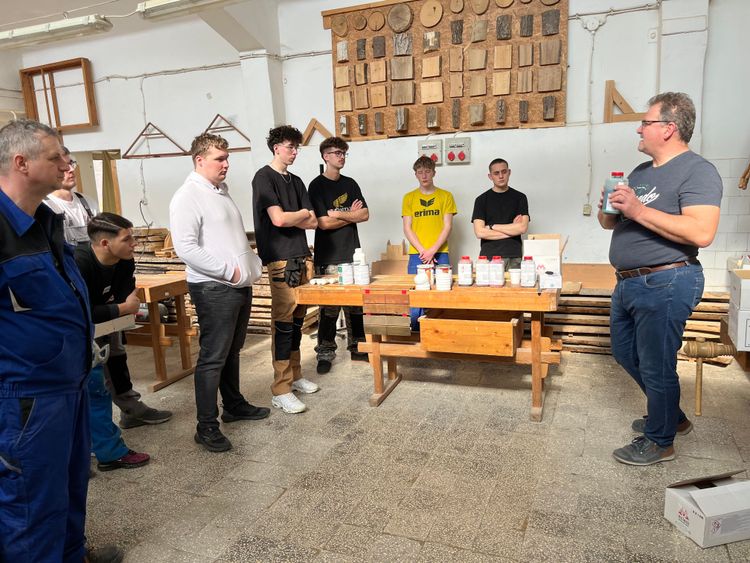 Iskolánkban szakmai bemutatót tartott az M.L.S. Magyarország Kft.