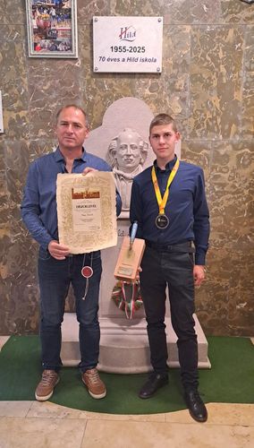 Kánisz Attila duális oktató és Nagy Henrik kőműves tanuló.jpg